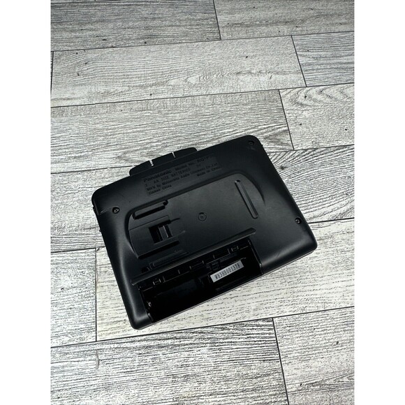 Panasonic Cassette Player - Personal Portable Stereo - Black (RQ-P35) - Picture 7 of 7